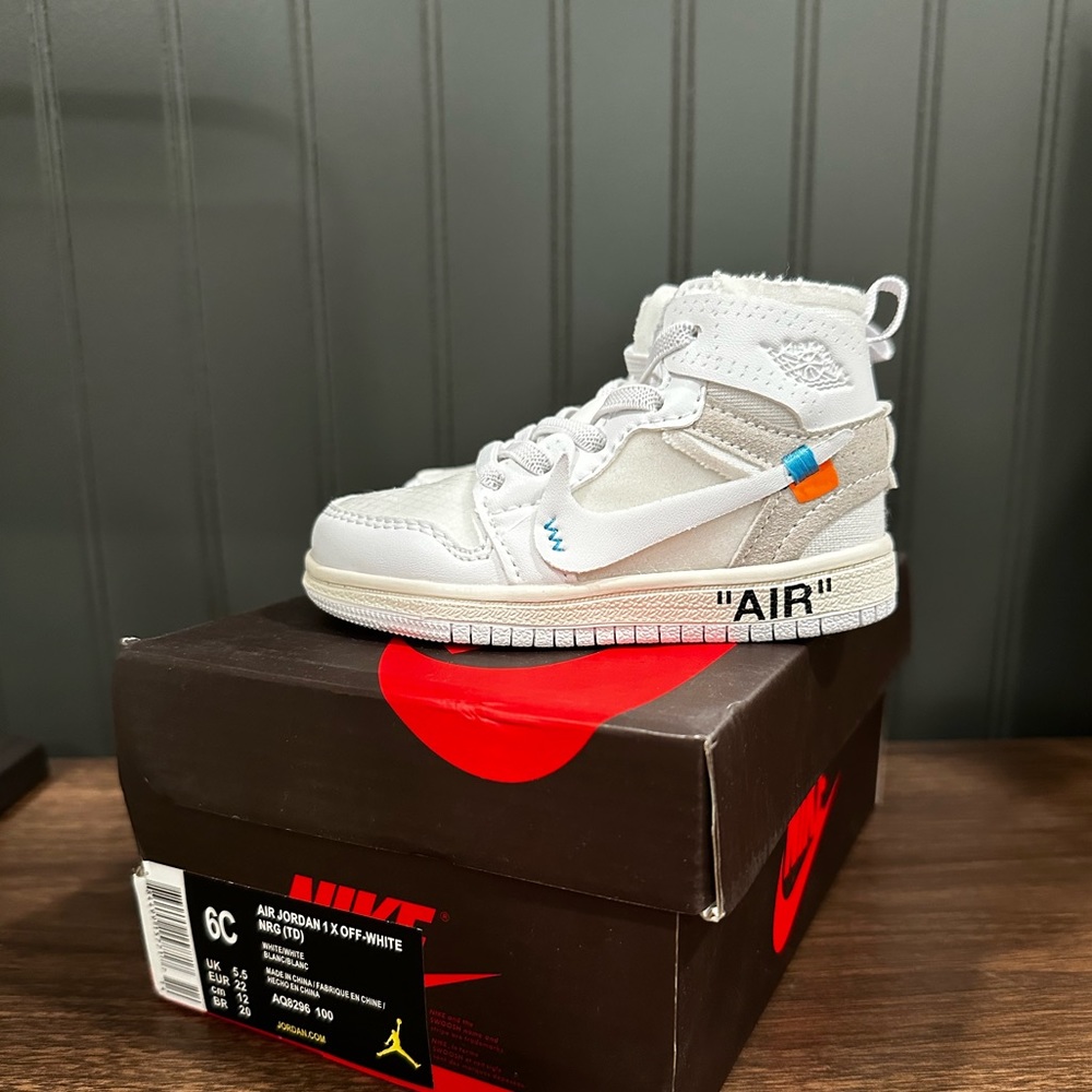 Toddler 6C air Jordan’s new never worn